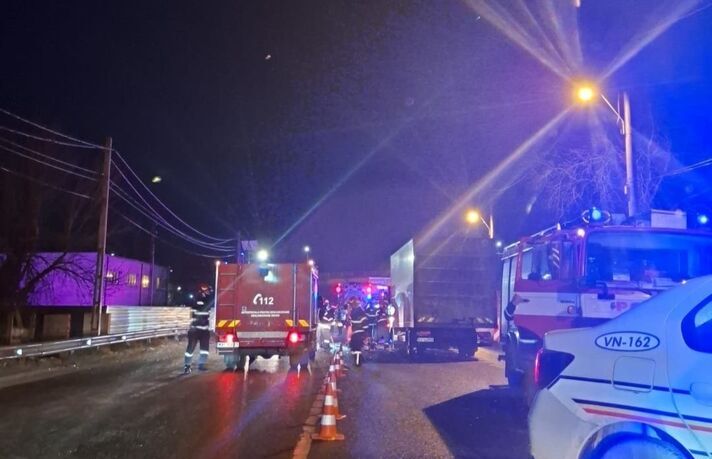 accident-grav-pe-e85-in-aceasta-dimineata-in-care-au-fost-implicate-doua-autoutilitare-si-un-tir