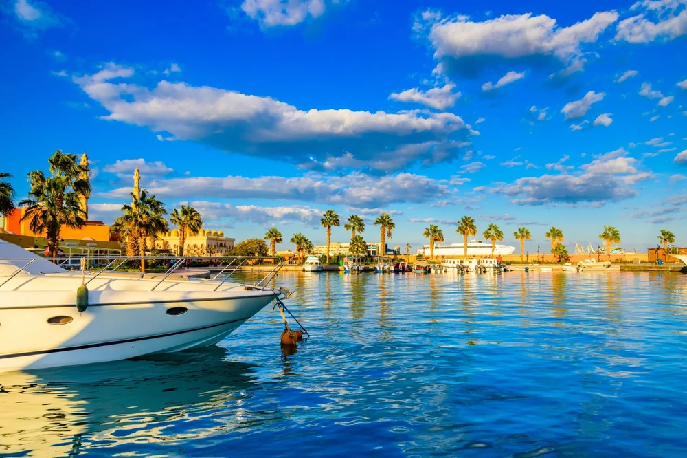 romanii-iau-cu-asalt-vacantele-din-2025.-ce-destinatii-sunt-pe-val-si-cat-costa