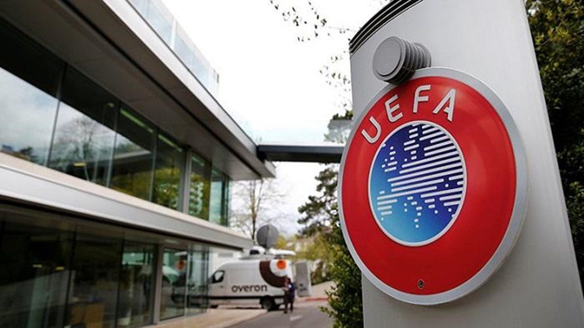 FCSB amendată de UEFA înainte de meciul cu Lyon