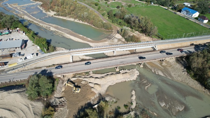 trafic-restrictionat-pe-dn-15d-odata-cu-inceperea-lucrarilor-la-podul-de-la-girov