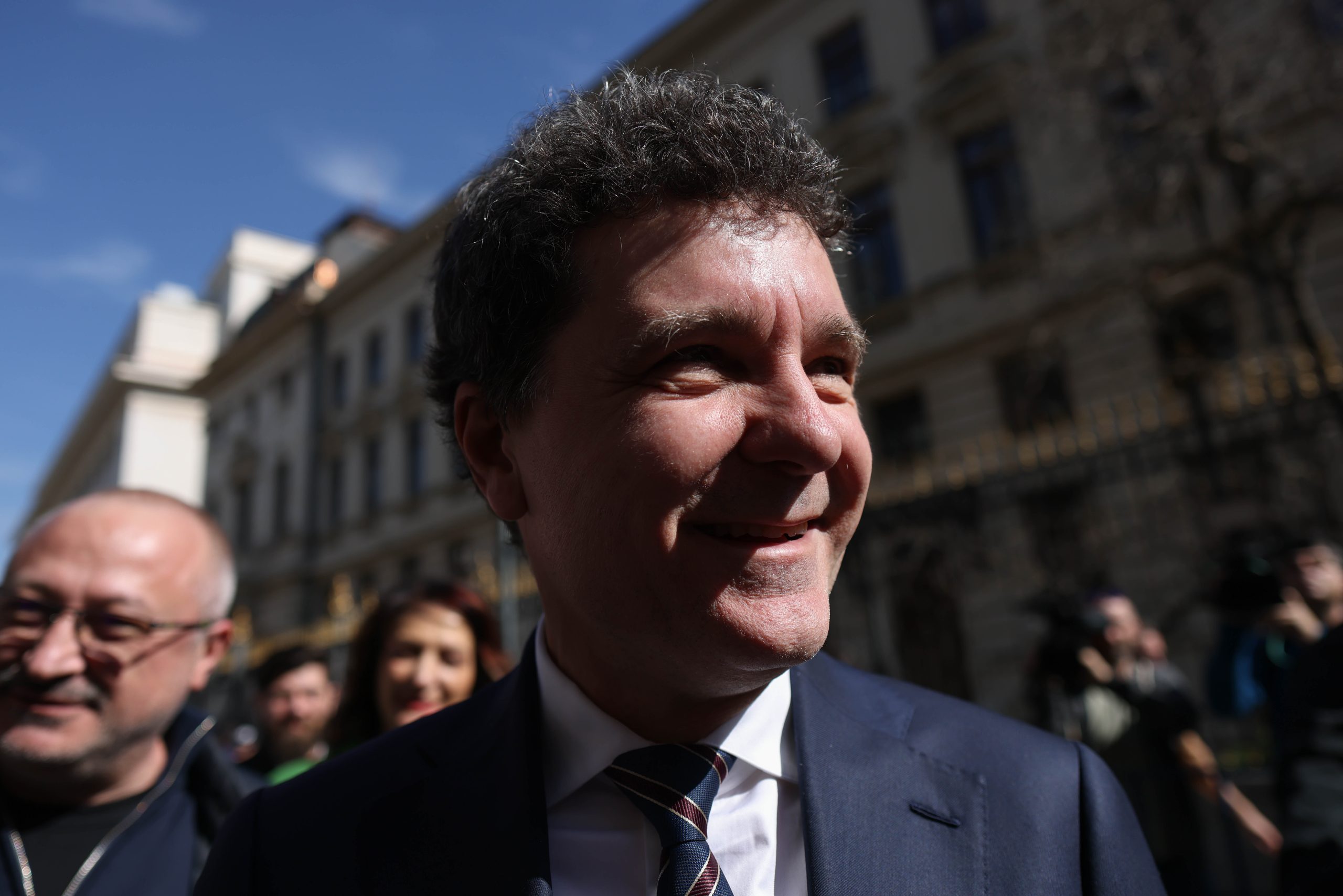 cine-este-alexandru-panisoara,-cel-care-a-contestat-decizia-bec-de-a-valida-candidatura-lui-nicusor-dan