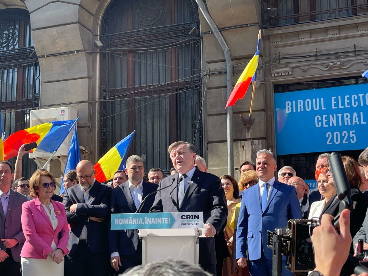 candidatura-lui-crin-antonescu-la-alegerile-prezidentiale,-validata-de-bec