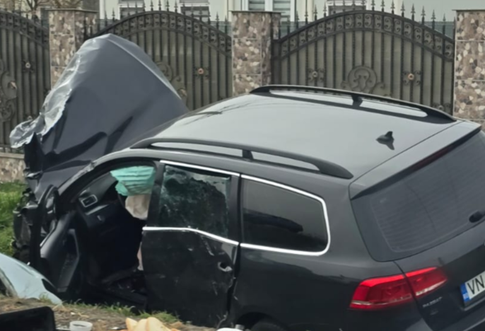 accident-grav-pe-soseaua-mortii-e85:-o-fetita-de-1-an-si-9-luni-si-4-adulti-au-ajuns-la-spital