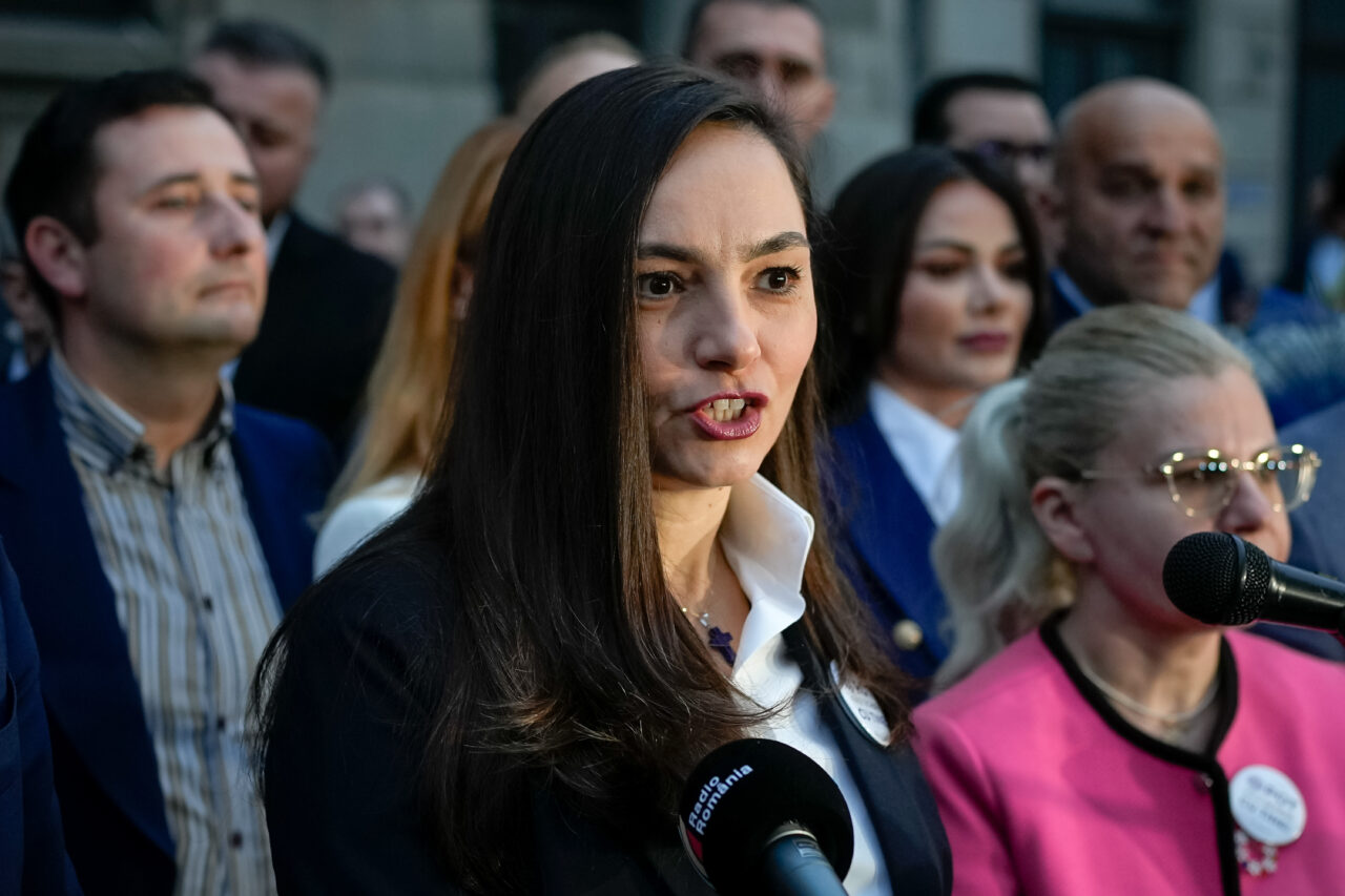 ccr-decide-asupra-contestatiei-depusa-impotriva-candidaturii-sefei-pot,-anamaria-gavrila