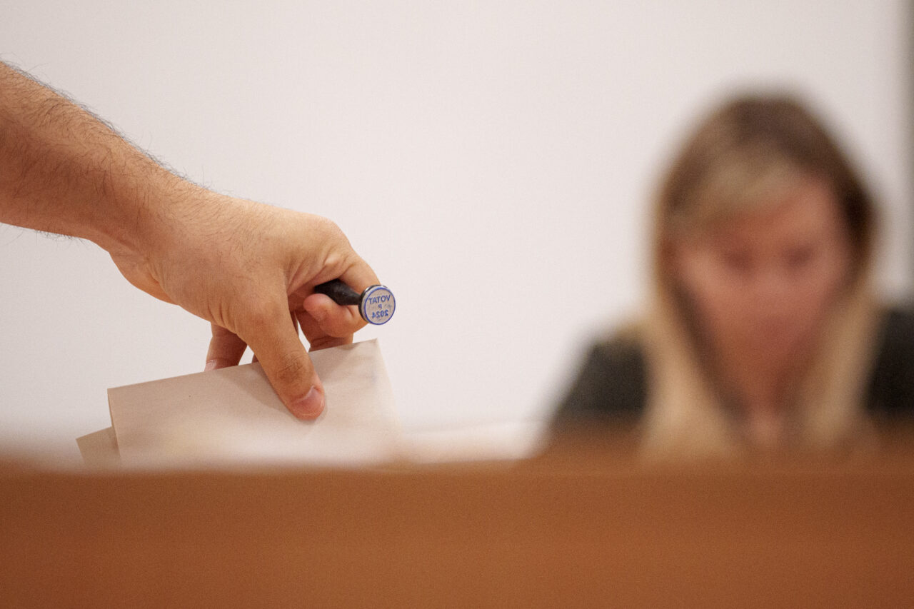 proiect:-mai-multi-parlamentari-pentru-diaspora.-in-ce-judete-ar-putea-scadea-numarul-de-mandate