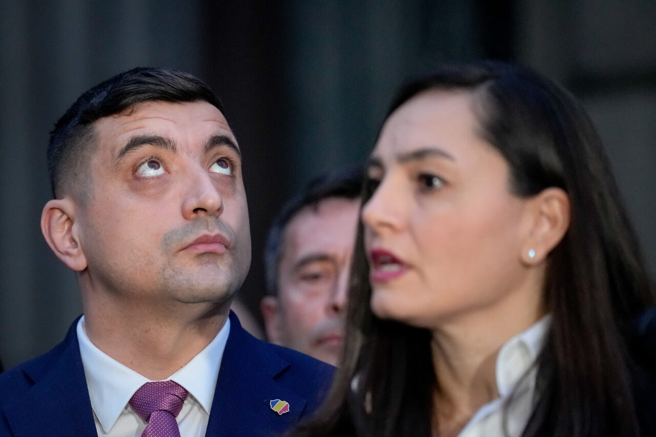 cadou-de-ziua-lui-calin-georgescu.-aur-si-pot-organizeaza-un-nou-miting-turul-2-inapoi