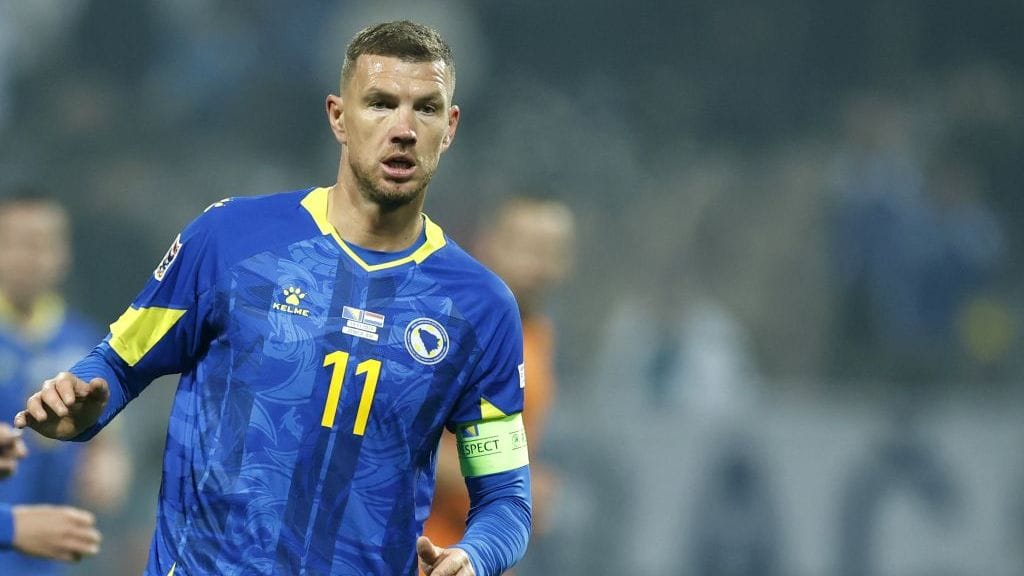 cum-l-a-caracterizat-edin-dzeko-pe-mircea-lucescu,-inaintea-duelului-dintre-romania-si-bosnia