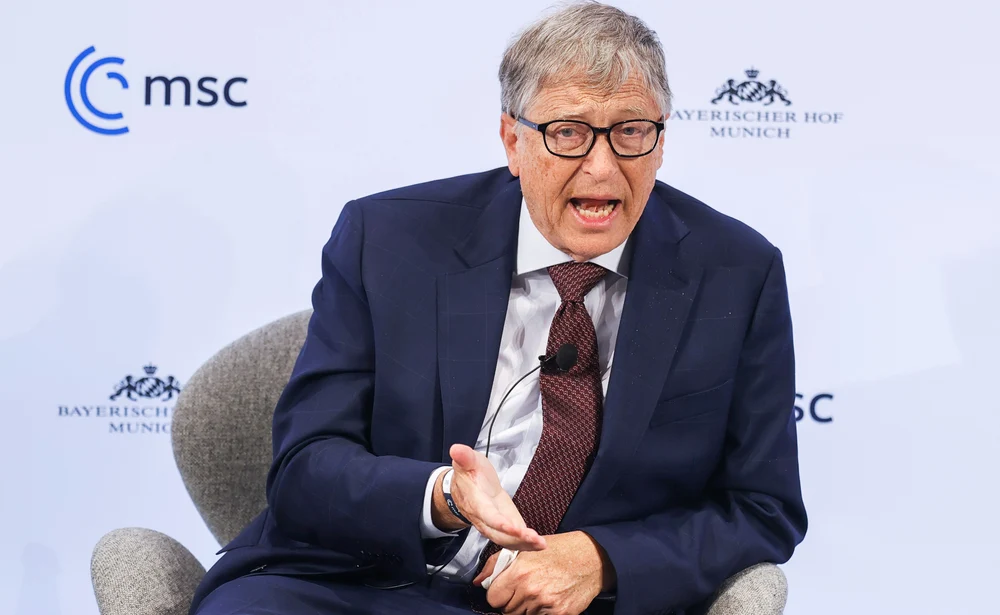bill-gates-avertizeaza-ca-doar-trei-profesii-vor-supravietui-in-era-inteligentei-artificiale