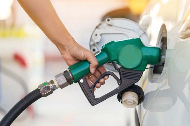 schema-prin-care-romania-a-fost-invadata-de-carburanti-produsi-din-petrol-rusesc-investigatie