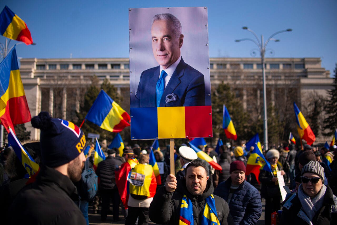 protest-masiv-in-bucuresti,-de-ziua-lui-calin-georgescu.-marele-sarbatorit,-absent-de-la-eveniment