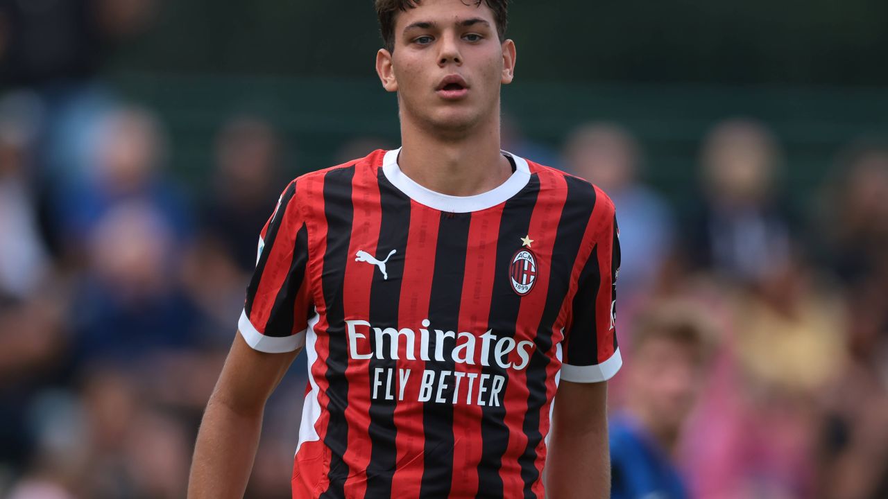 viitor-stralucit-pentru-romanul-de-la-ac-milan:-„a-iesit-in-evidenta”