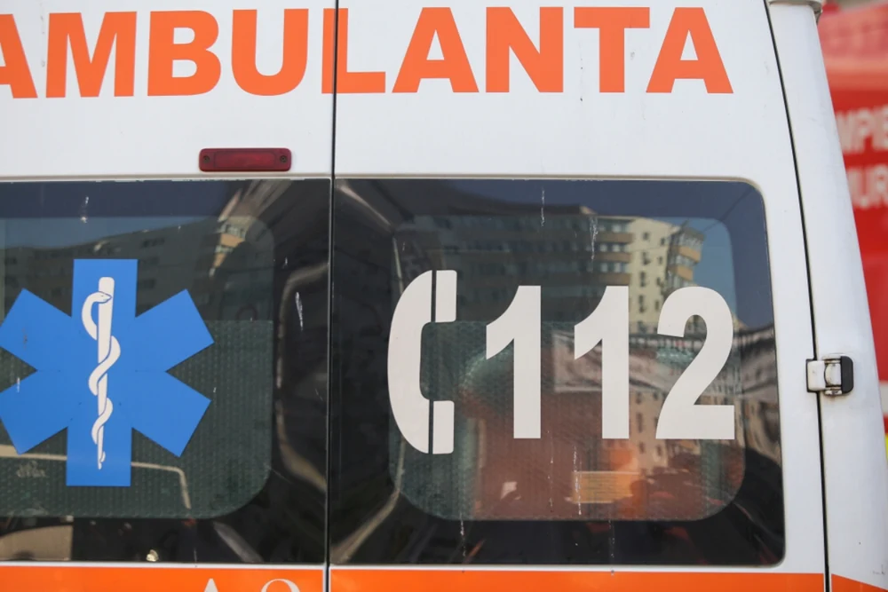 copil-de-trei-ani,-transportat-la-spital-dupa-ce-a-fost-lovit-de-o-masina-pe-trecerea-de-pietoni