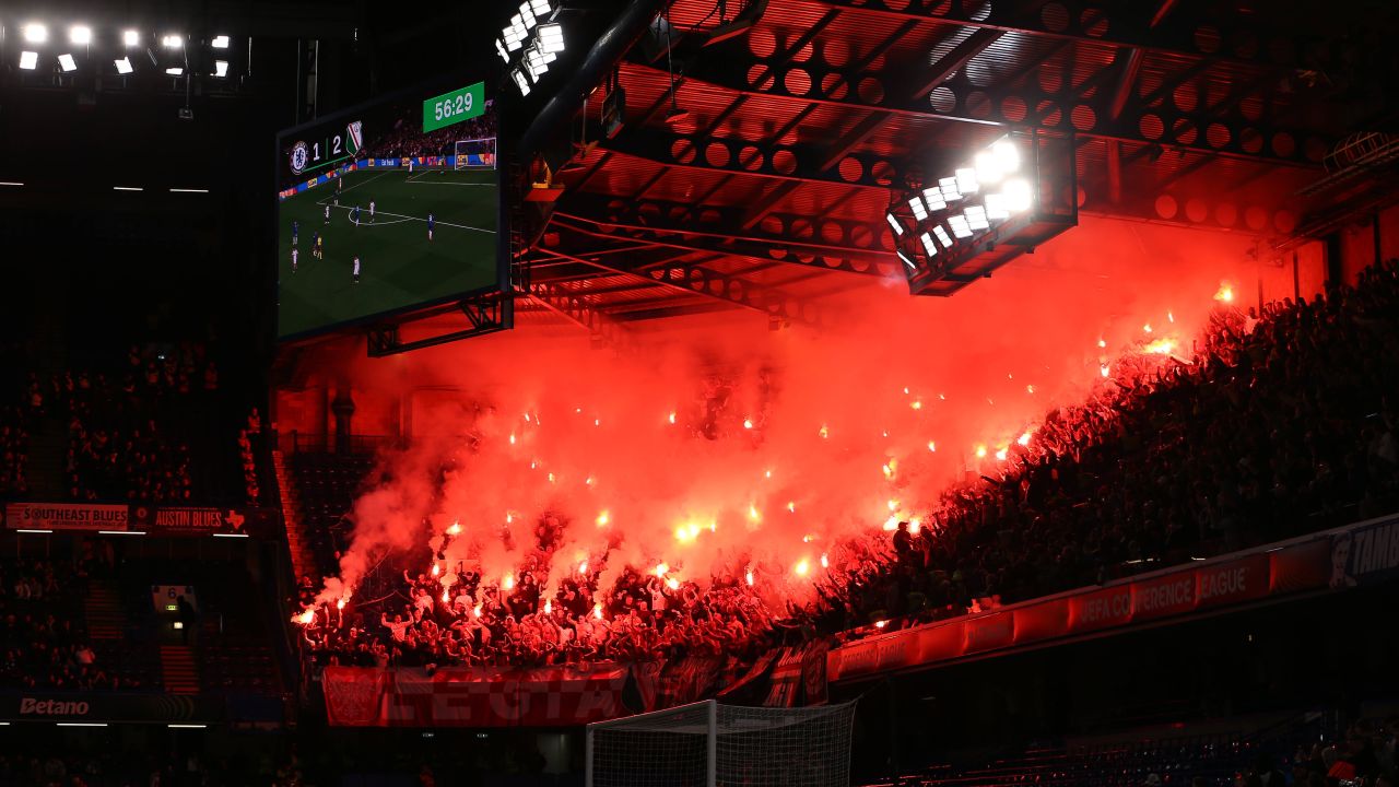 polonezii-au-aprins-stamford-bridge!-imagini-de-colectie-de-la-chelsea-–-legia-varsovia