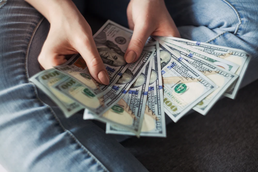 dolarul-american-a-atins-cel-mai-scazut-nivel-din-ultimii-trei-ani.-ce-a-cauzat-deprecierea