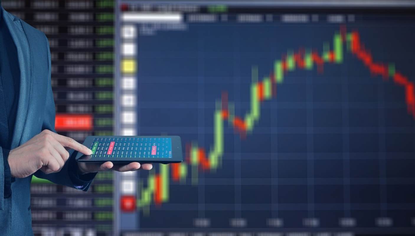 fmi-estimeaza-ca-taxele-vamale-vor-afecta-mai-acut-tarile-din-estul-europei