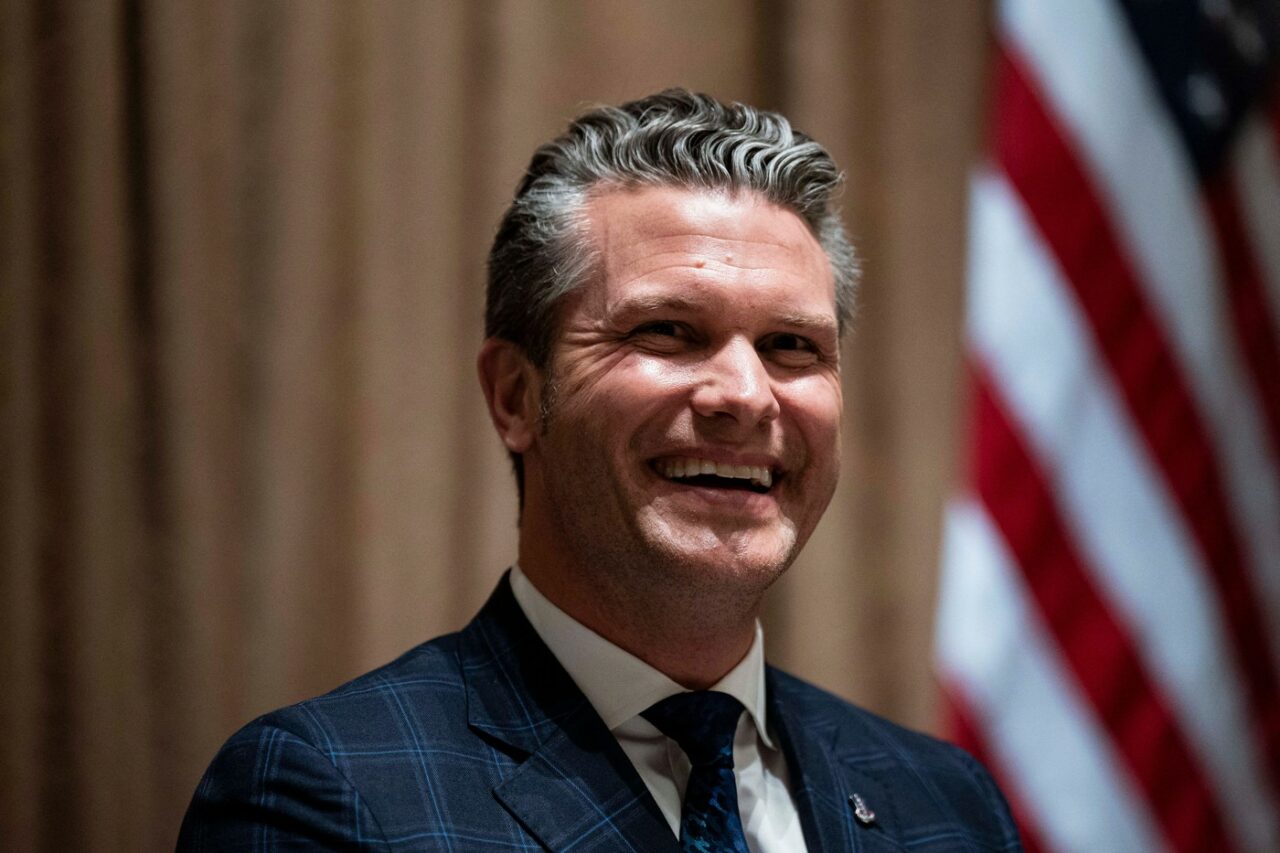 seful-de-cabinet-al-secretarului-apararii-pete-hegseth-si-a-dat-demisia:-haos-total-la-pentagon