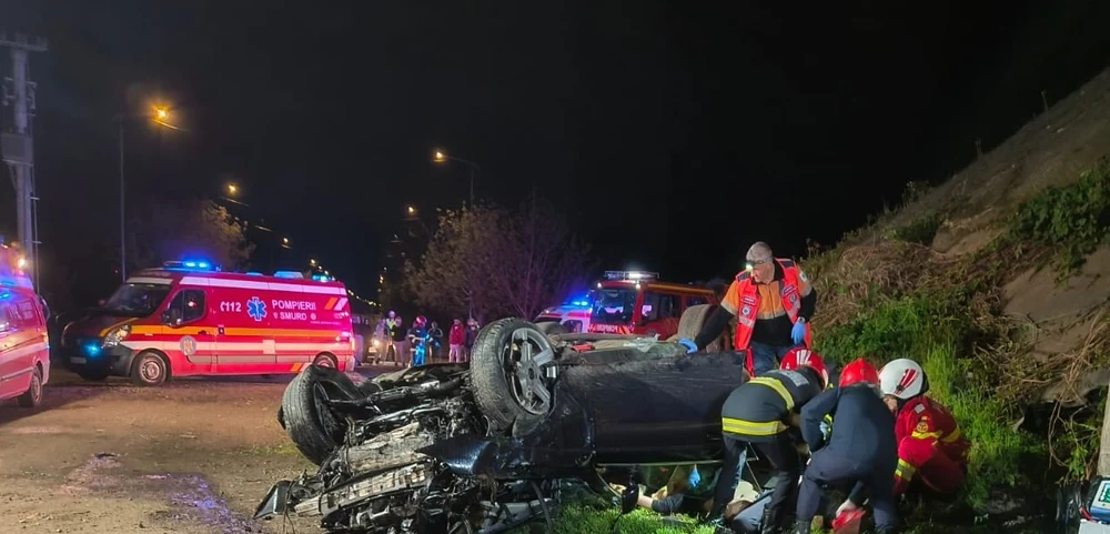 doua-persoane-au-murit-dupa-ce-un-autoturism-s-a-izbit-violent-de-un-pod-in-prahova