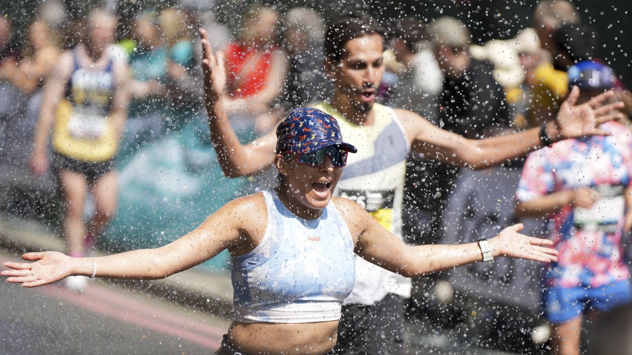 londra-uimeste:-cati-oameni-au-terminat,-duminica,-maratonul,-cea-mai-dura-proba-a-atletismului