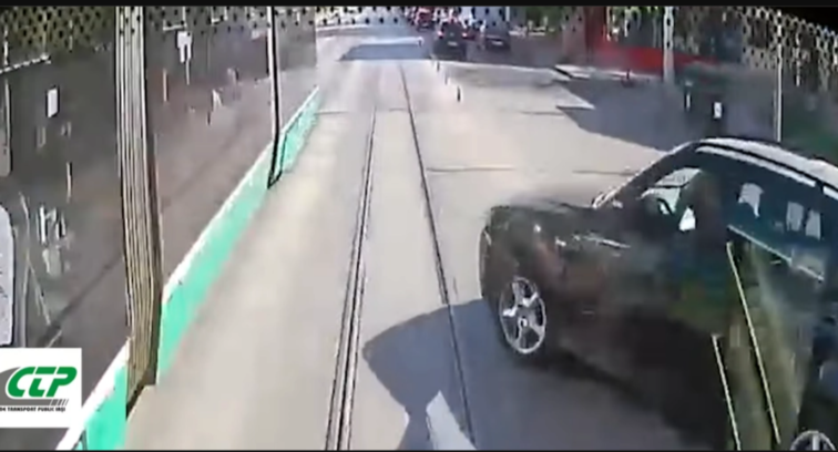un-autobuz-si-un-tramvai-al-ctp-iasi-au-fost-implicate-intr-un-accident-in-aceasta-dimineata