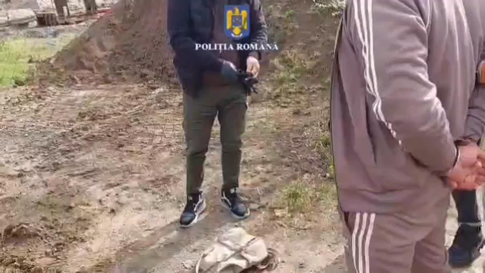 barbat-prins-in-flagrant-cand-incerca-sa-vanda-un-pistol-in-galati