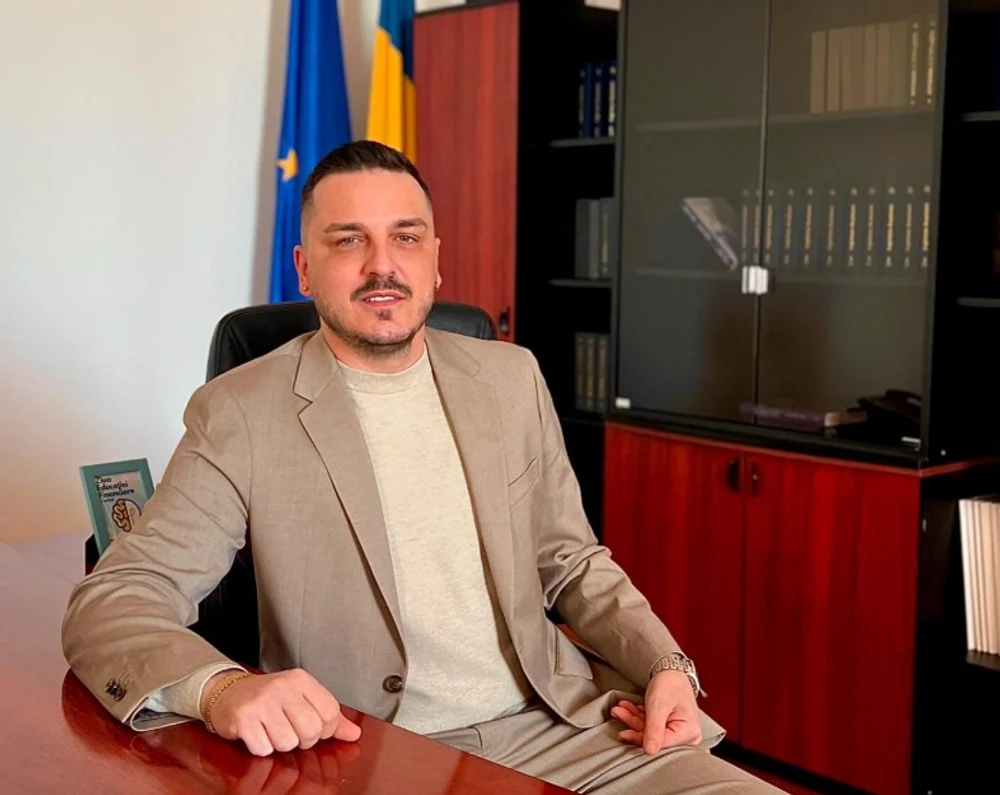 makaveli,-influencerul-sos,-isi-da-demisia-din-parlament:-va-salut,-ramanem-aici,-pe-online