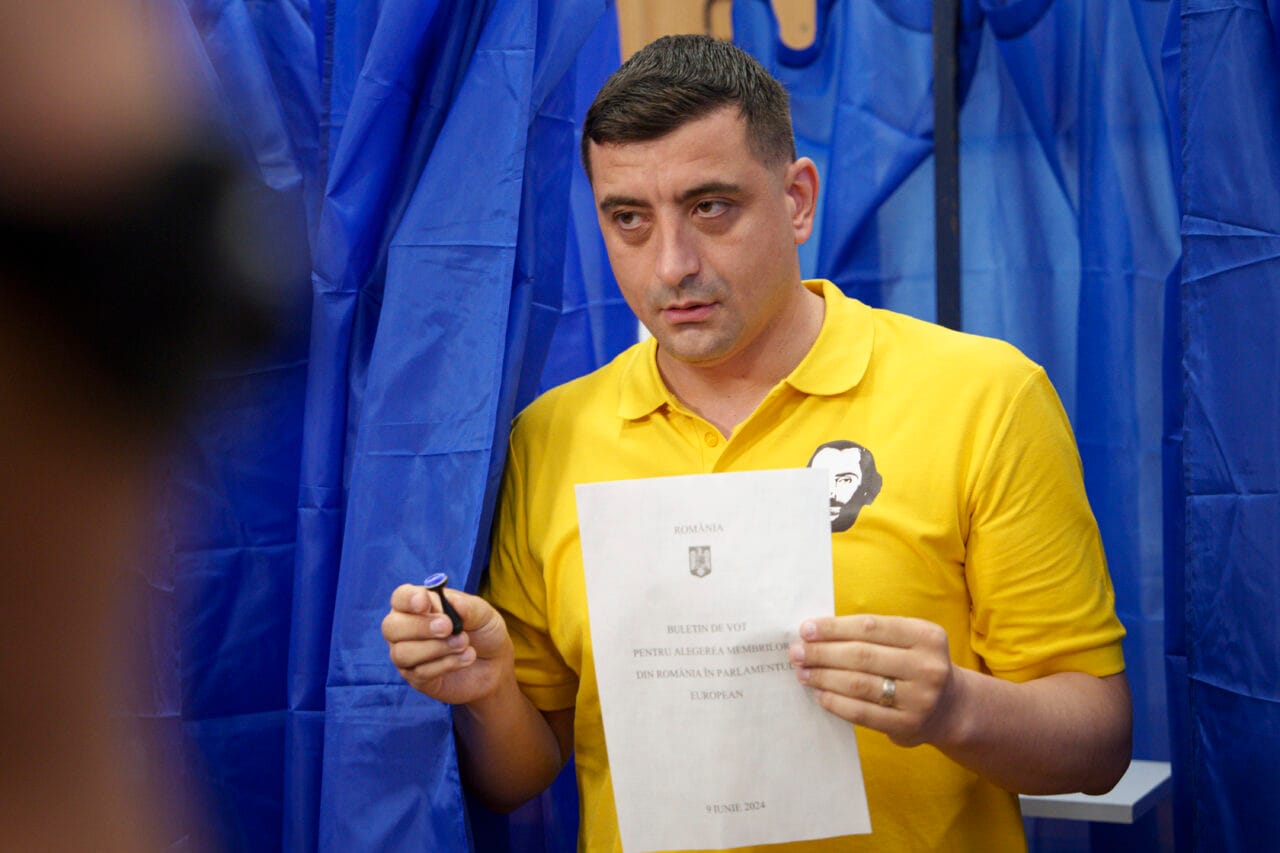george-simion-voteaza-la-mogosoaia-/-candidatul-aur-va-fi-insotit-la-vot-de-calin-georgescu