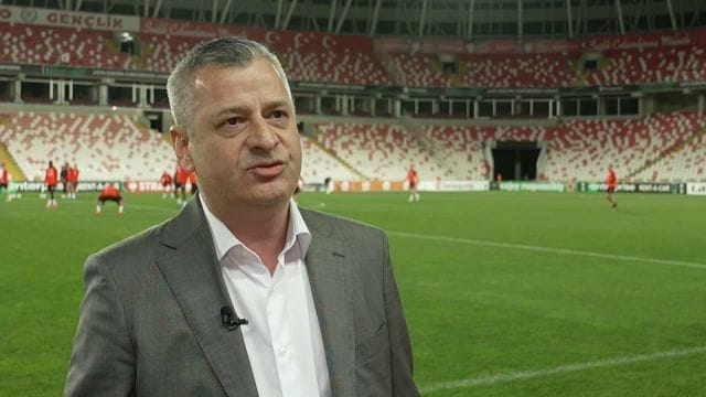 patronul-de-la-cfr-cluj-isi-pune-sperantele-in-dinamovisti-inaintea-confruntarii-cu-fcsb