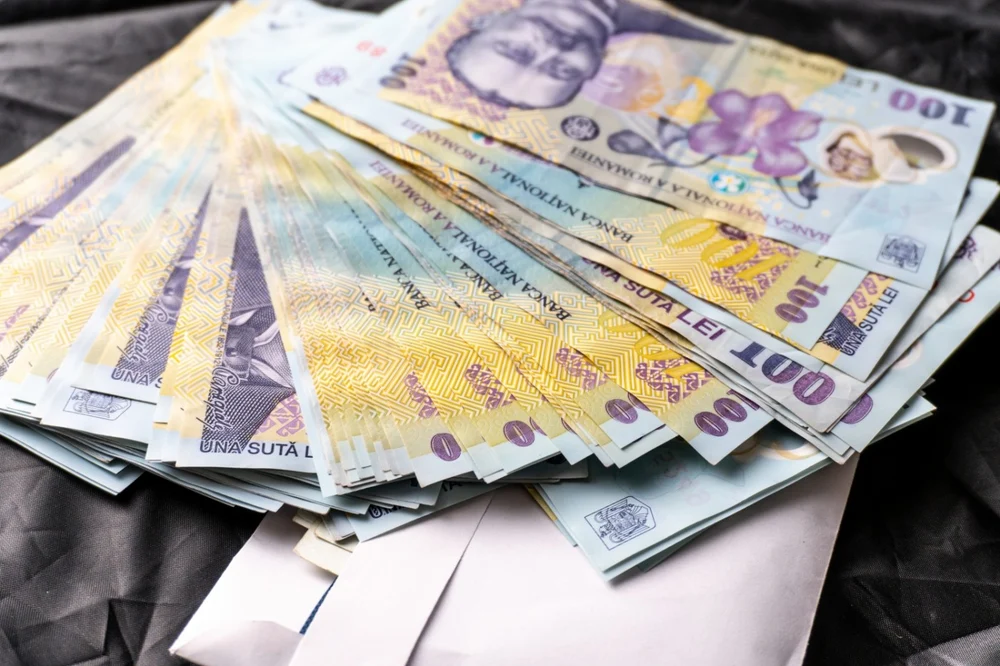 salarii-majorate-si-beneficii-extinse-pentru-unii-dintre-angajatii-romani