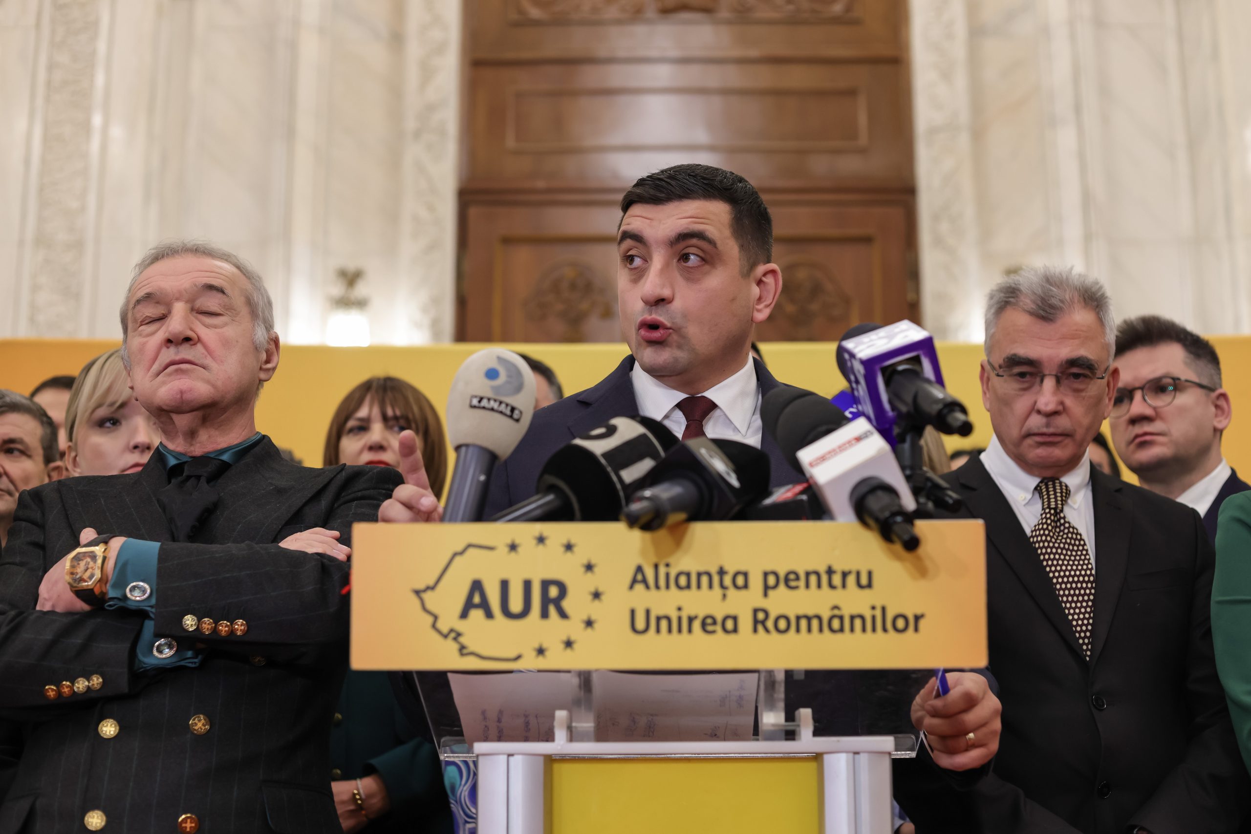 aur-a-depus-sesizare-penala-la-diicot-impotriva-unui-jurnalist-si-a-unui-deputat-usr:-ce-acuzatii-li-se-aduc.-vlad-petreanu:-am-decis-sa-sterg-imaginea