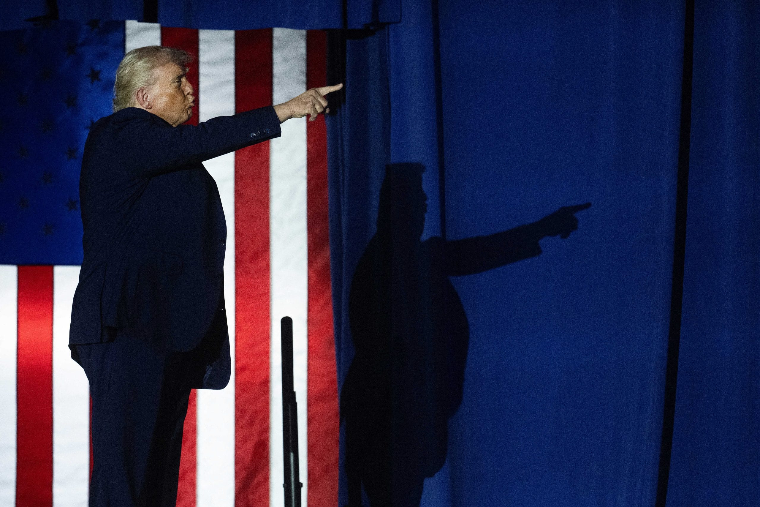 popularitatea-statelor-unite-a-scazut-la-nivel-global-odata-cu-intoarcerea-lui-donald-trump-la-casa-alba