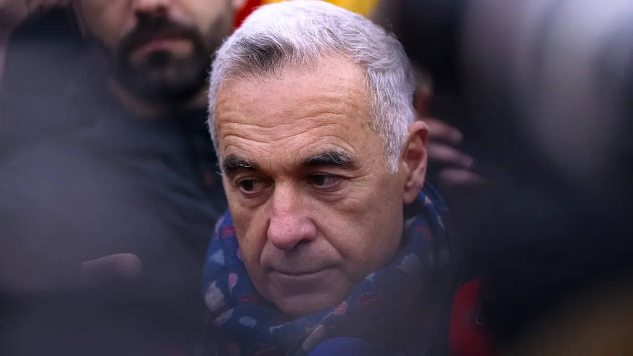 calin-georgescu:-noi-nu-schimbam-stapanii,-schimbam-sistemul.-cu-noi-este-dreptul-si-dreptatea