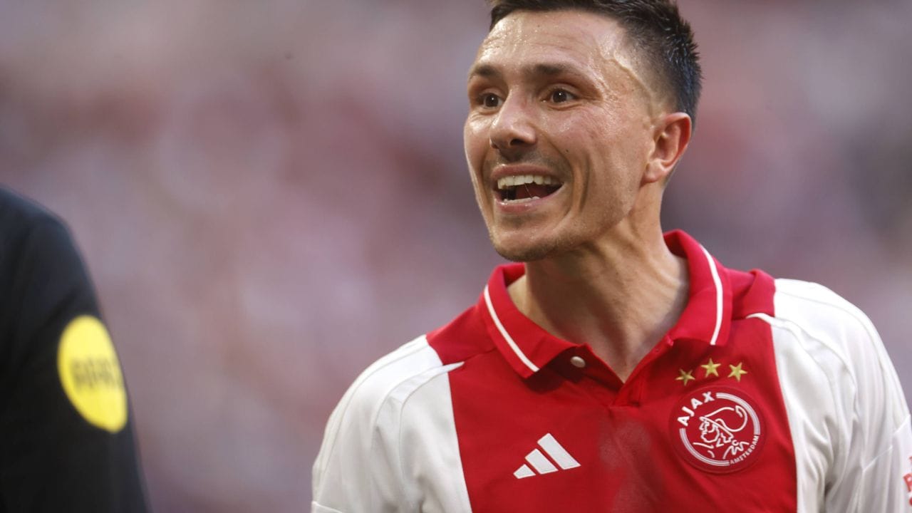 ce-drama-pentru-ajax-amsterdam!-a-avut-titlul-in-mana,-iar-acum-e-ca-si-pierdut