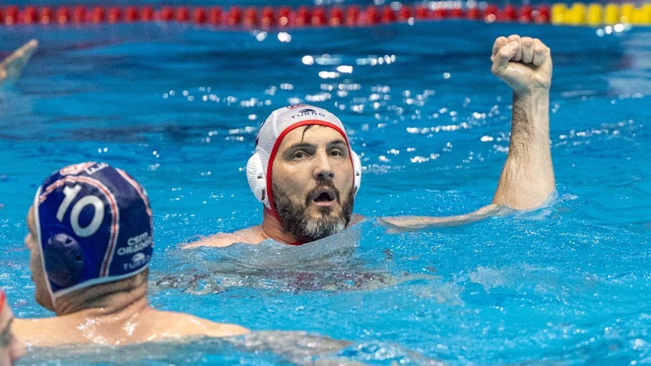 cosmin-radu,-de-neoprit-la-cei-aproape-44-de-ani!-cate-goluri-a-marcat-in-dinamo-–-rapid-17-6