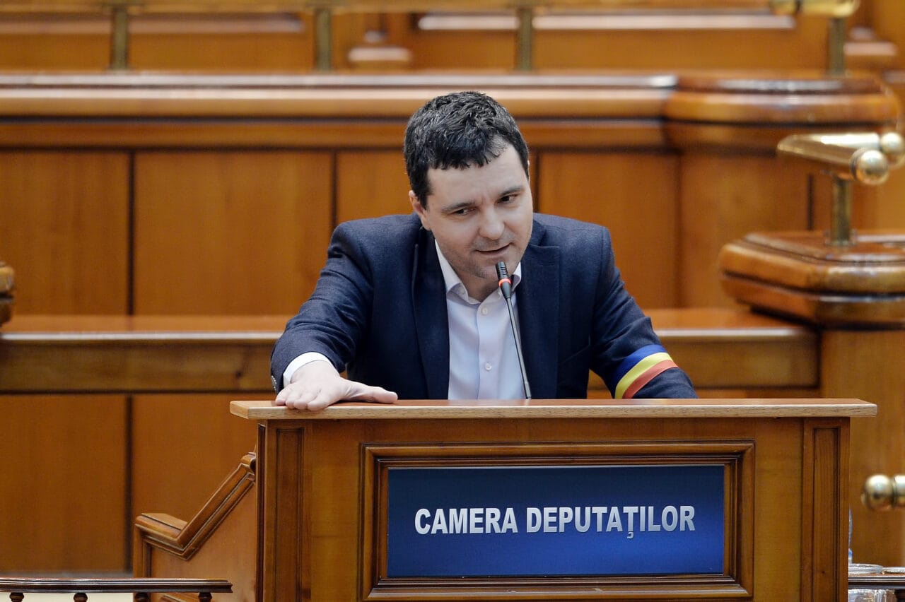 nicusor-dan-ar-putea-depune-juramantul-in-parlament-luni-surse.-cum-arata-procedura-de-investire?