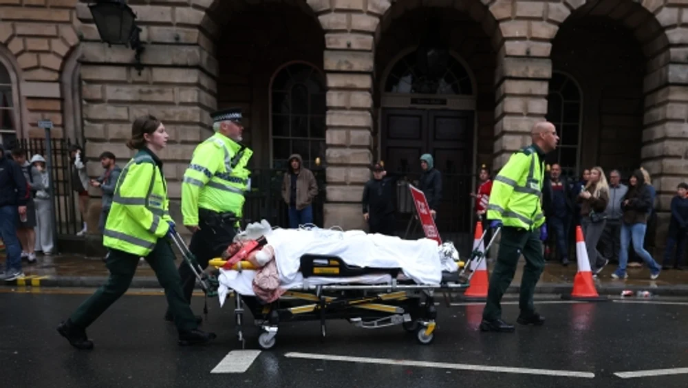 teroare-la-liverpool,-dupa-ce-o-masina-a-intrat-in-multime:-un-barbat-a-fost-arestat