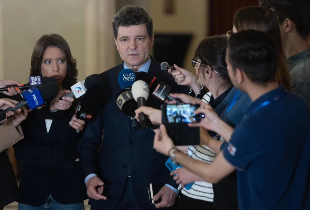 nicusor-dan,-discutii-cu-liderii-partidelor:-este-o-prima-intalnire-pentru-formarea-guvernului