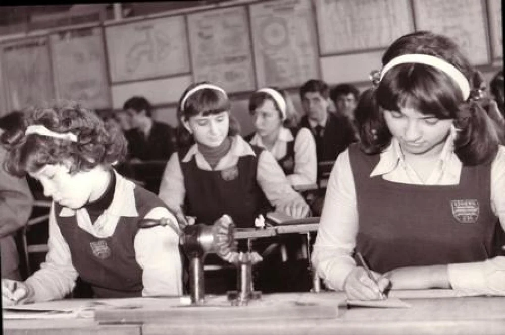 autonomia,-alcoolul-si-sexul-strict-interzise-pana-la-18-ani