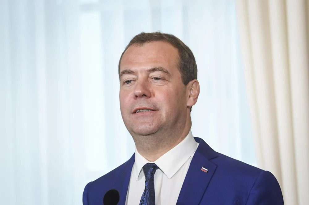 medvedev-prevede-declinul-germaniei:-asteptam-cu-nerabdare-prabusirea-sa-economica