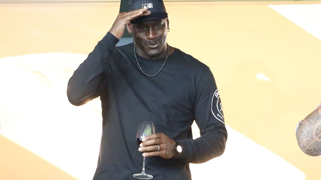 triumful-psg-in-champions-league-il-umple-de-bani-pe-michael-jordan!