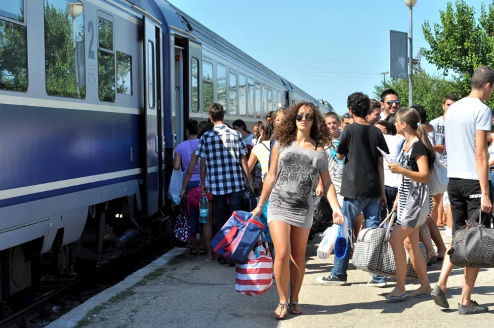 cfr-calatori-introduce-trenuri-noi-pe-ruta-brasov-–-bucuresti-nord-–-constanta-si-retur