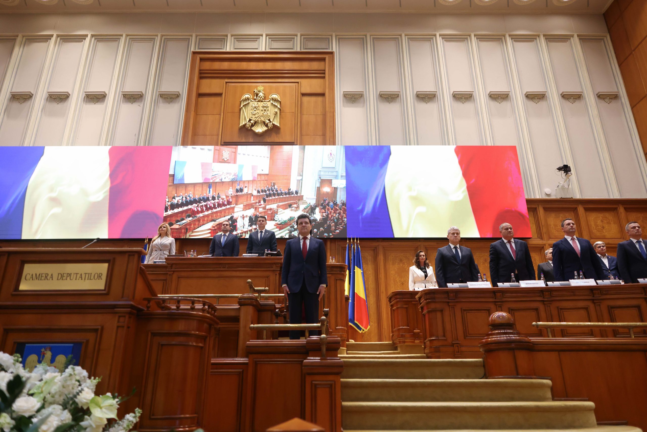 explozia-aur-in-sondaje-explicata-de-doi-politologi:-este-mai-mult-decat-un-protest