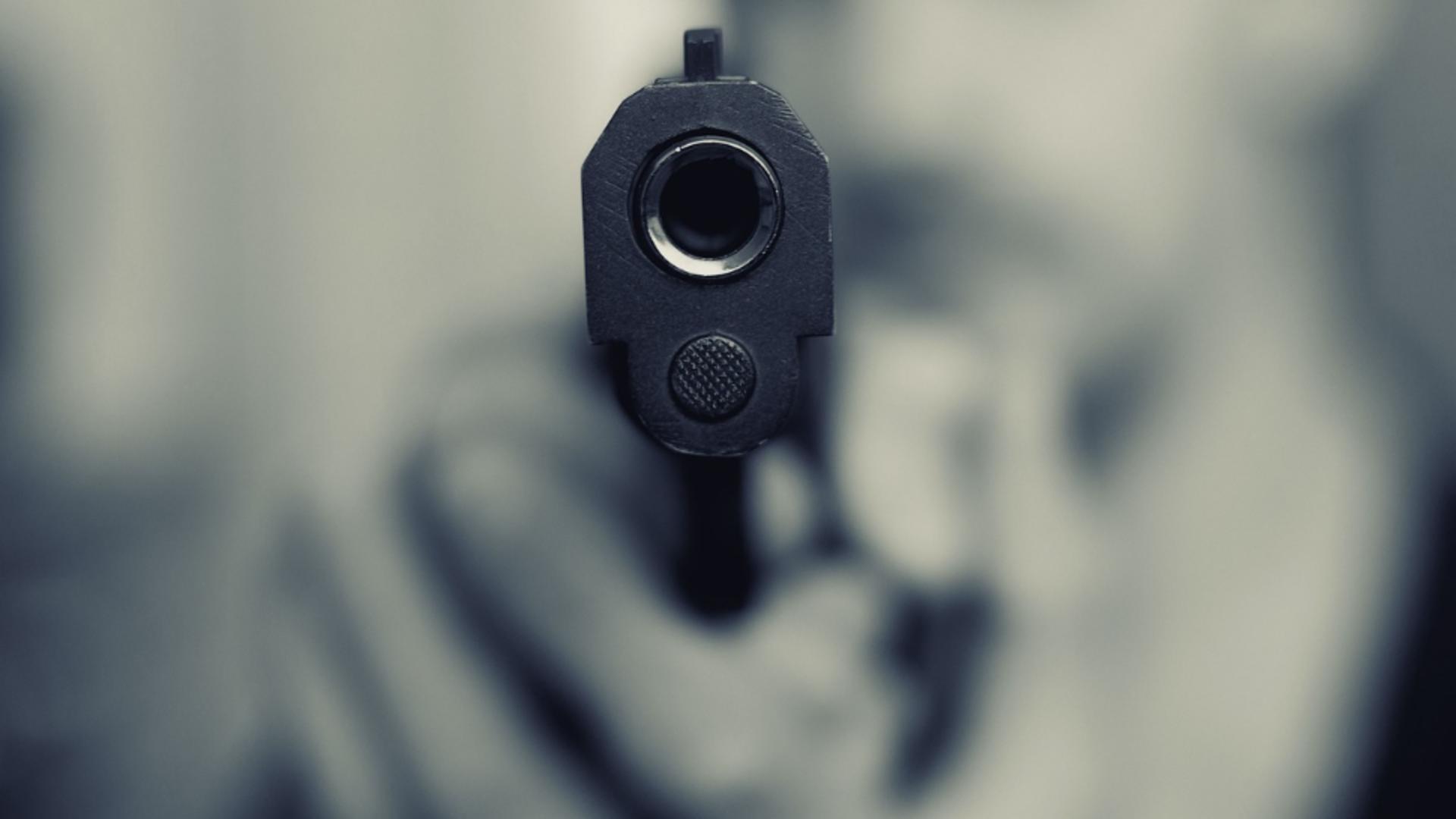 adolescenta-de-15-ani,-atacata-pe-o-strada-din-bucuresti.-agresorul-a-amenintat-o-cu-un-pistol