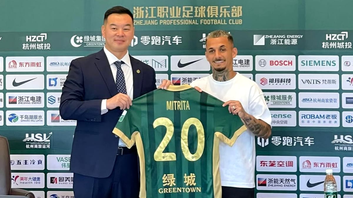 alex-mitrita,-prezentat-ca-un-superstar-de-chinezii-de-la-zhejiang-a-renuntat-la-numarul-28.-video