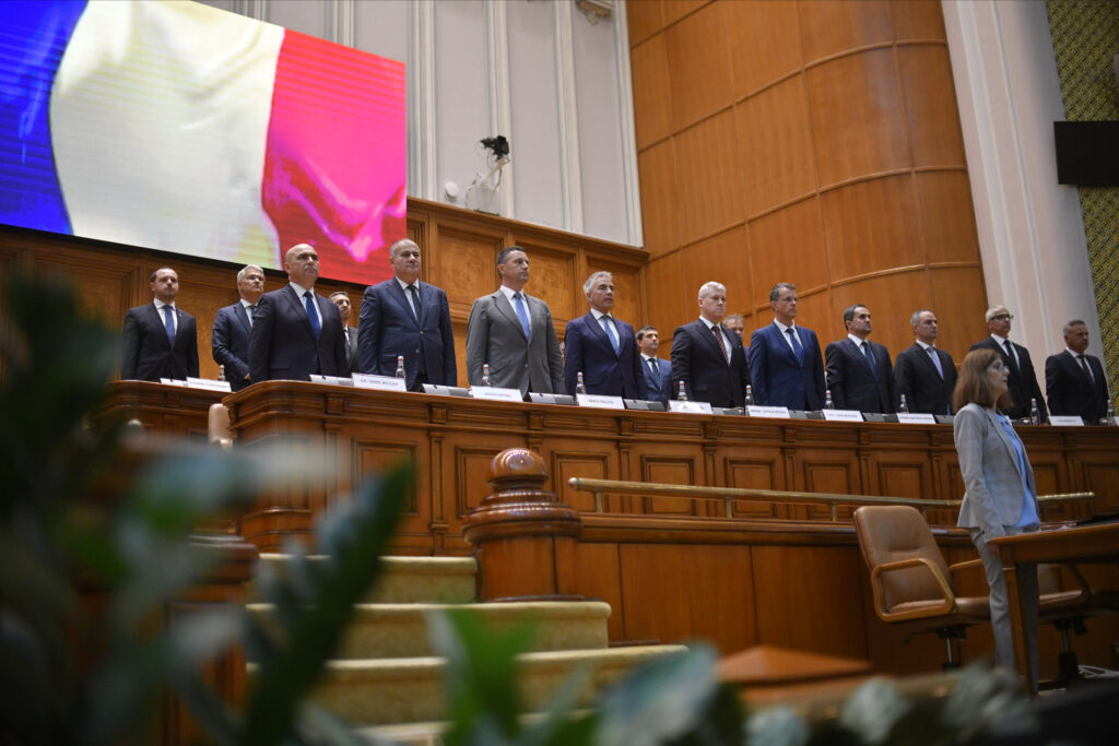 membrii-guvernului-bolojan-au-depus-juramantul-la-palatul-cotroceni