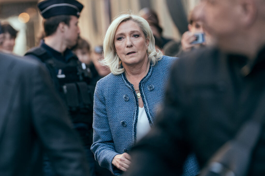 partidul-lui-marine-le-pen-a-refuzat-sprijinul-public-oferit-de-sua