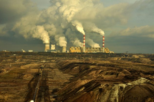 bancile-din-toata-lumea-investesc-sute-de-miliarde-de-dolari-in-termocentrale-pe-carbune