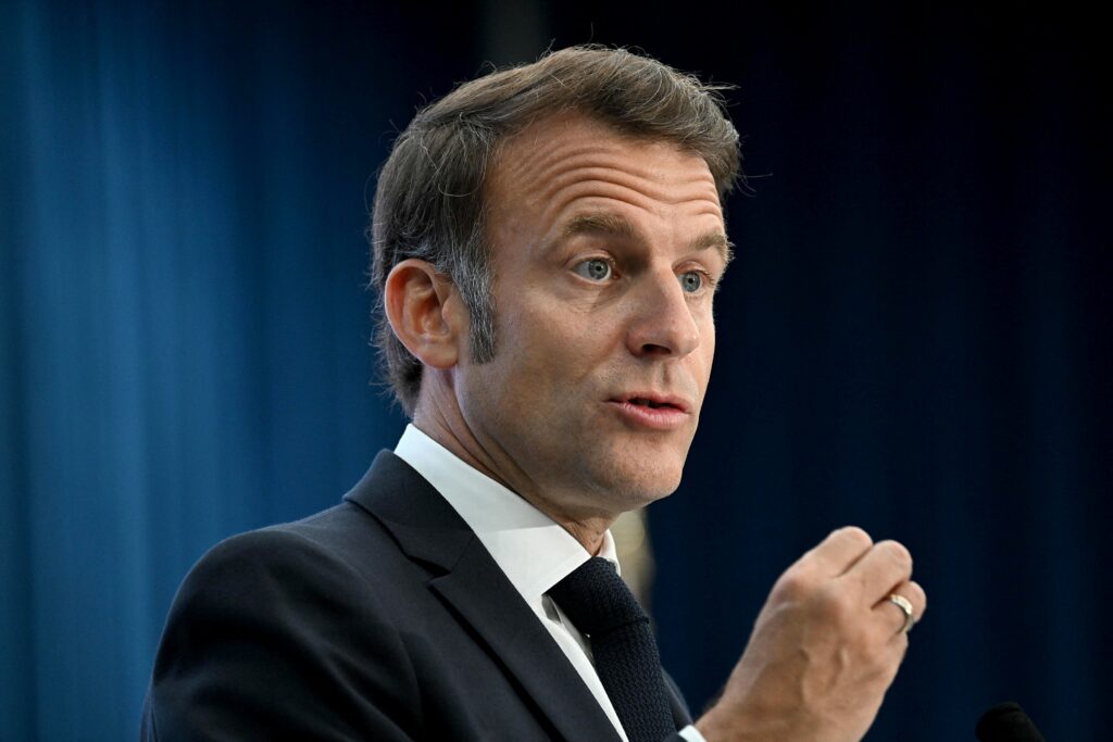 macron-cere-uniunii-europene-sa-raspunda-dur-la-taxele-impuse-de-trump