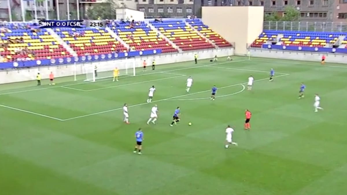 cati-suporteri-are-fcsb-la-meciul-cu-inter-club-descaldes.-andorranii-au-avut-intrarea-gratuita