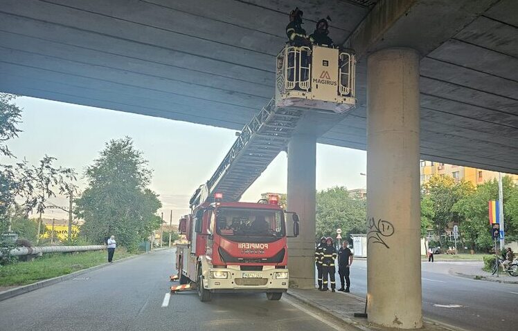 alerta-la-iasi:-bucati-de-beton-din-pasajul-nicolina-s-au-prabusit-pe-carosabil