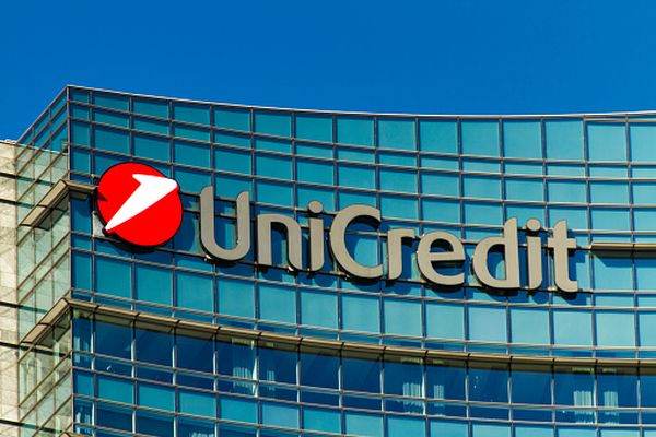 record-pentru-gigantul-italian-unicredit.-cel-mai-bun-semestru-din-istoria-bancii